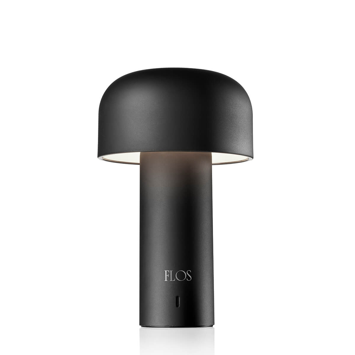 Flos Bellhop Battery LED Akkuleuchte, schwarz matt, Rückseite mit Flos-Logo (eingeschaltet)