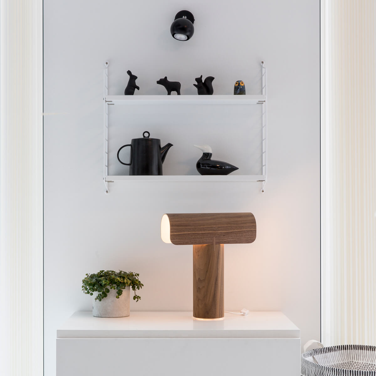 Secto Design Teelo 8020 Tischleuchte, Walnussfurnier