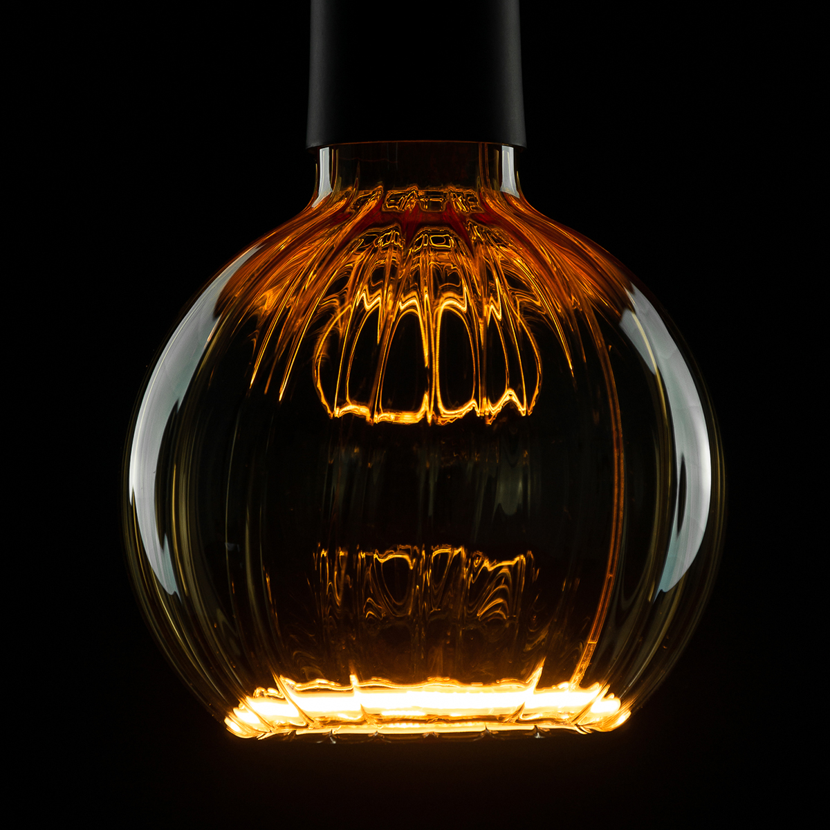 Segula LED Floating Globe 125 straight Gold E27, 4 W, 2200 K, dimmbar, Ø: 12,5 cm