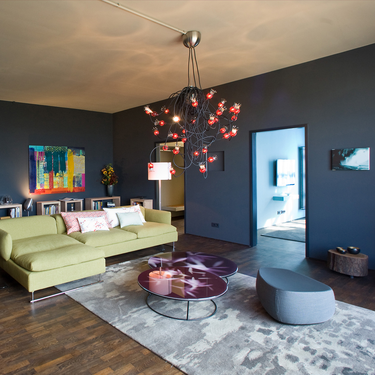 Serien.lighting Poppy Suspension Pendelleuchte, Schirme: rubinrot, Arme: schwarz
