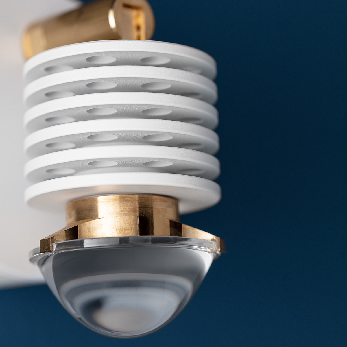 Catellani & Smith EC 301 LED Wandleuchte, weiß / Messing (Foto: Nava-Rapacchietta)