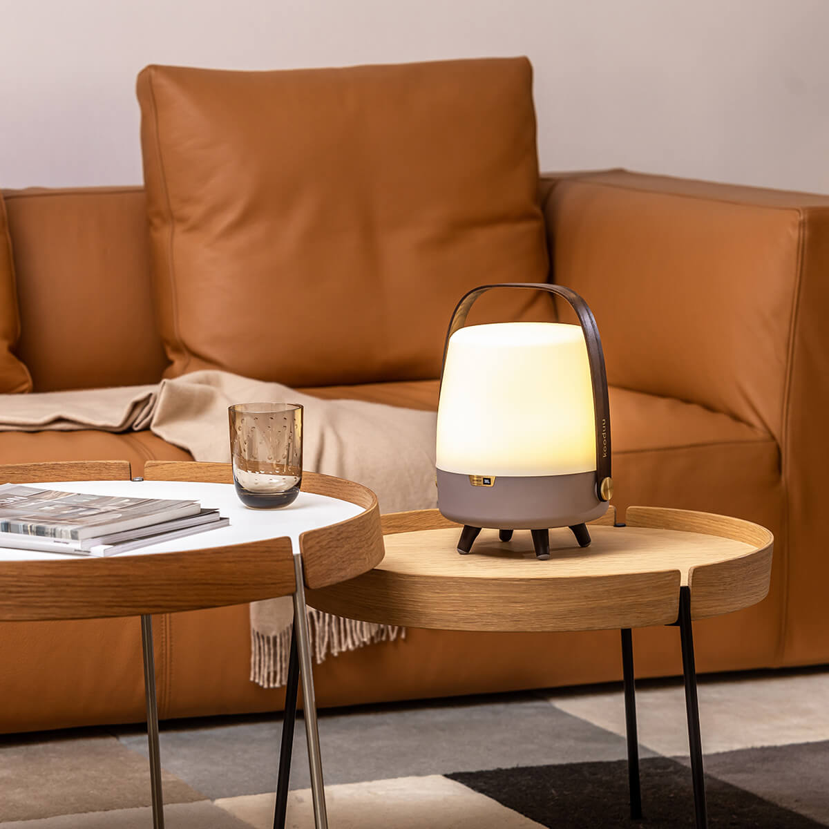 Kooduu Lite-up Play Mini 2.0 Sound by JBL LED Akkuleuchte & Bluetooth Lautsprecher, Earth (braun)