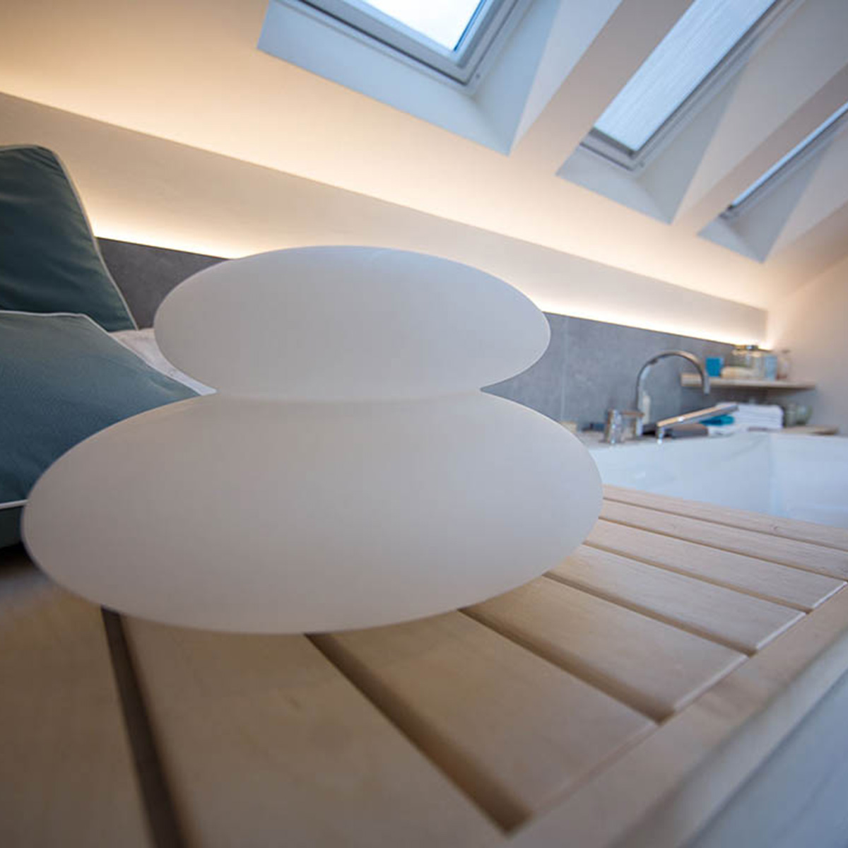 8 seasons design Shining Stone Dekoleuchte, weiß