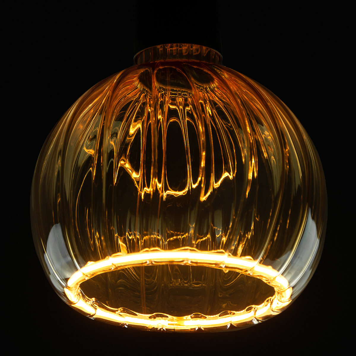 Segula LED Floating Globe 150 straight Gold E27, 4 W, 2200 K, dimmbar, Ø: 15 cm