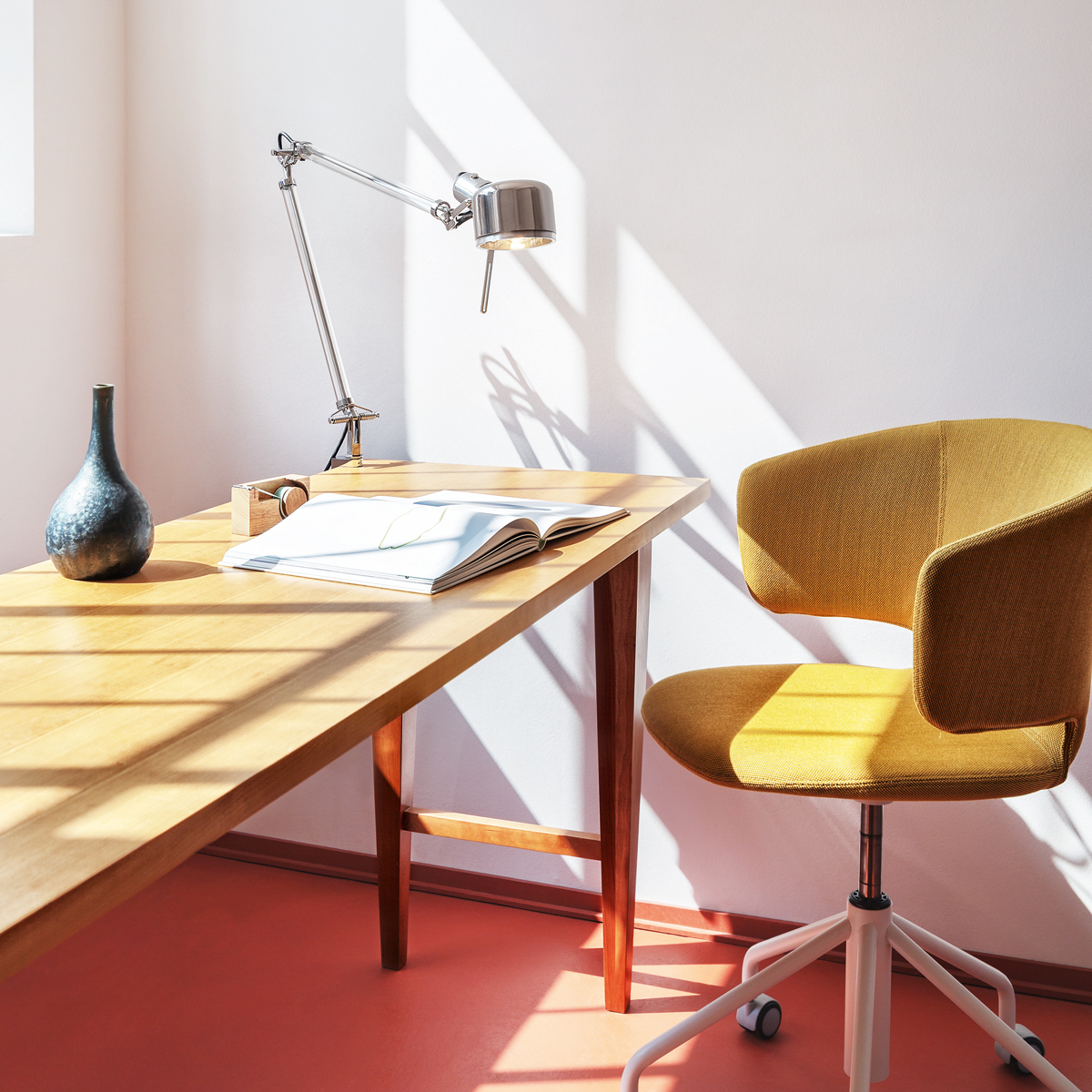 Serien.lighting Job Table LED Tischleuchte, Edelstahl poliert, mit Tischklemme