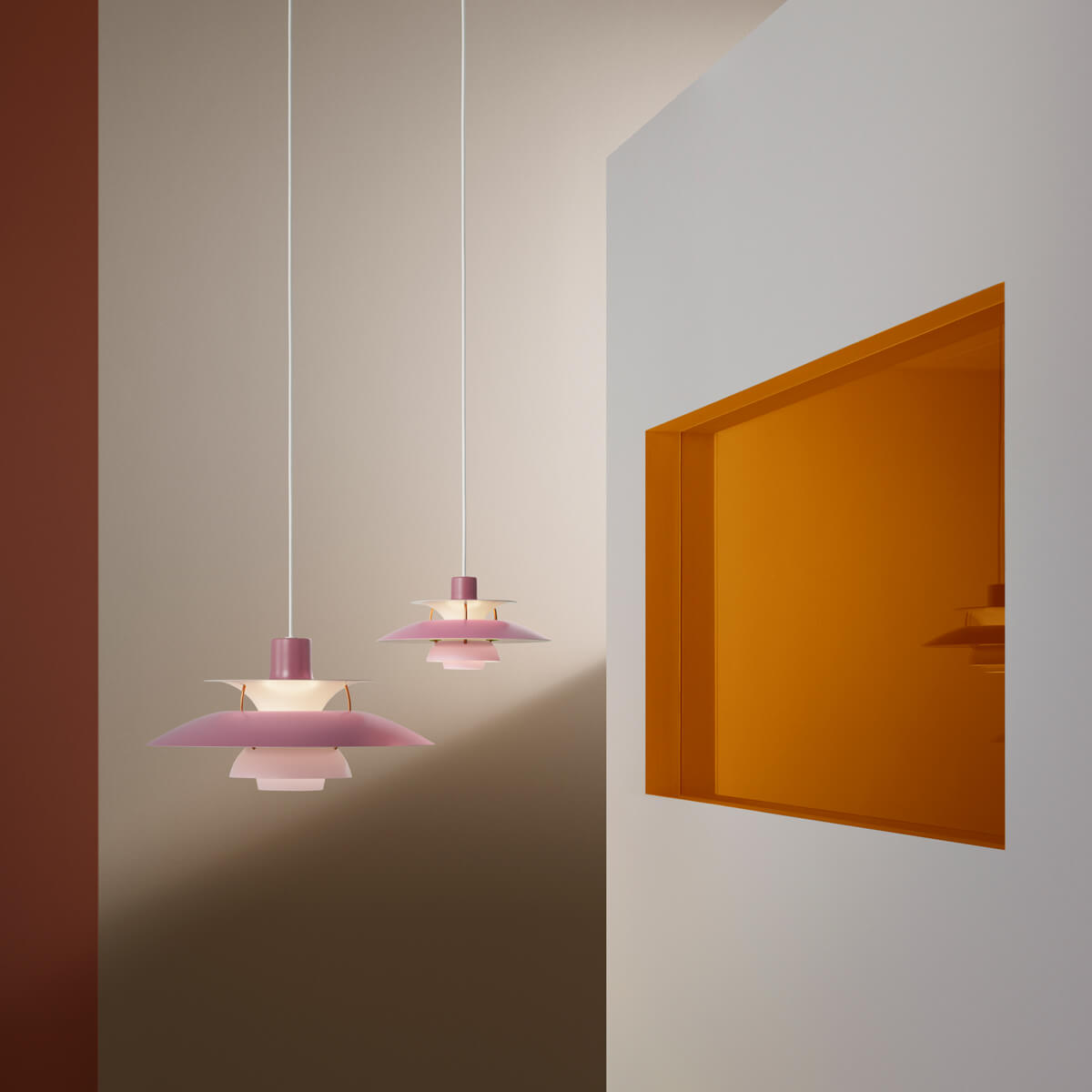 Louis Poulsen PH 5 Pendelleuchte und PH 5 Mini Pendelleuchte, Hues of Rose (rosé)