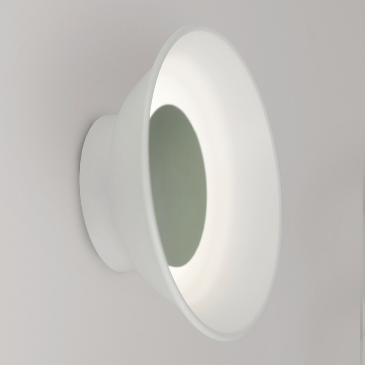 Zava Reverb LED Wand- / Deckenleuchte, weiß / salbeigrün