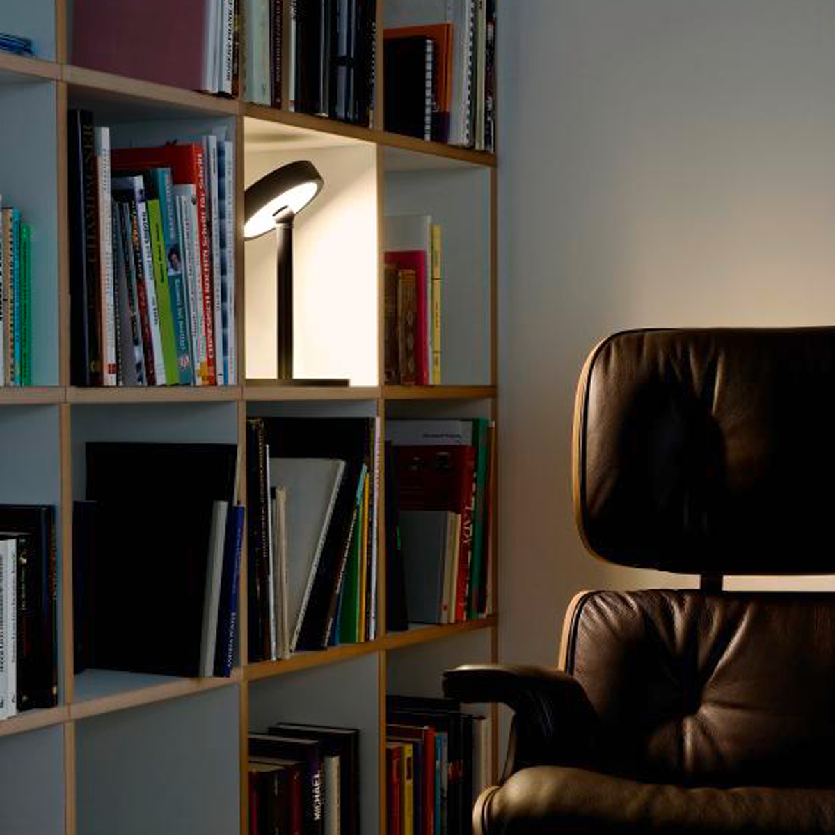 Belux U-Turn-40 LED Tischleuchte, schwarz