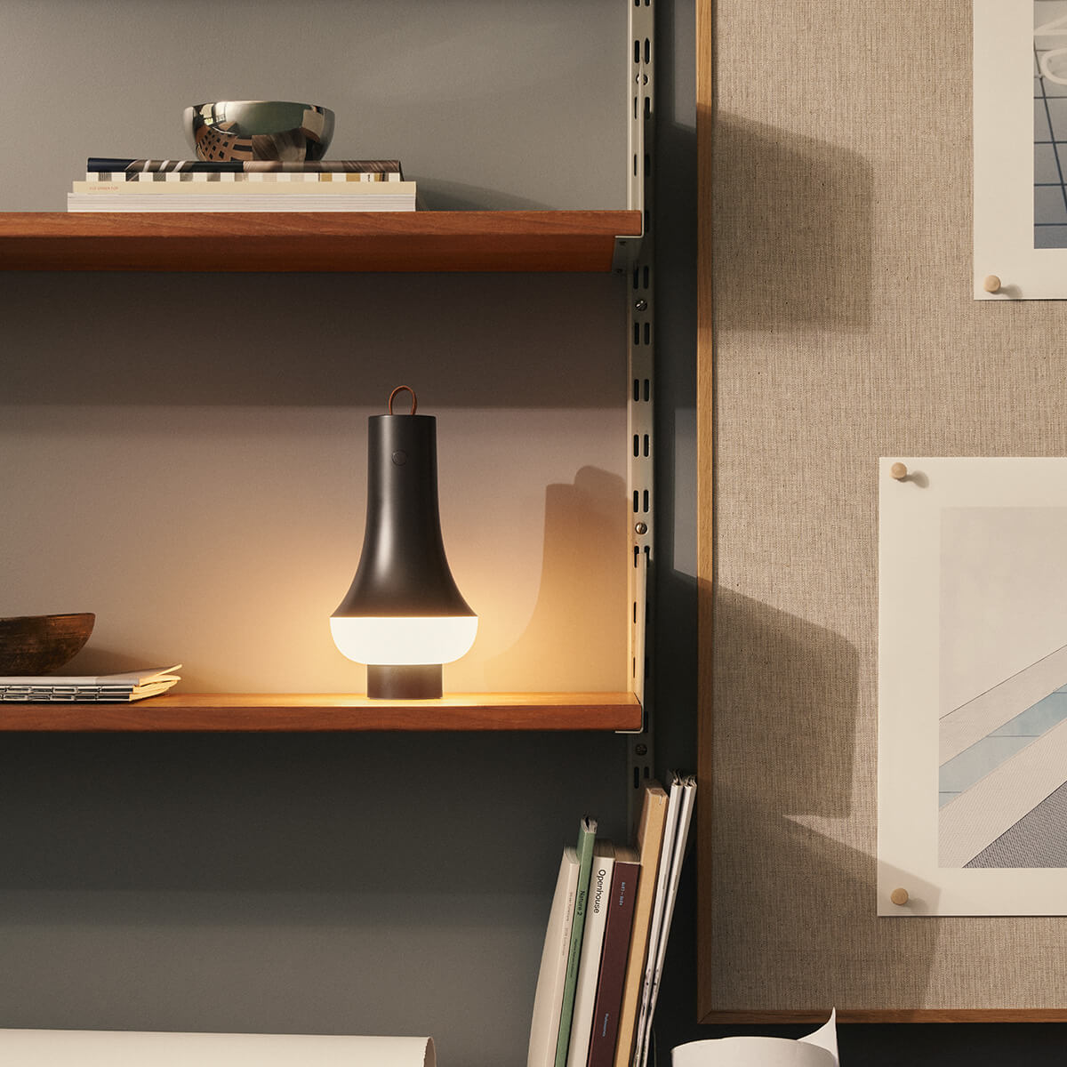 Louis Poulsen Tomoshi Portable LED Akkuleuchte, dunkelbraun matt