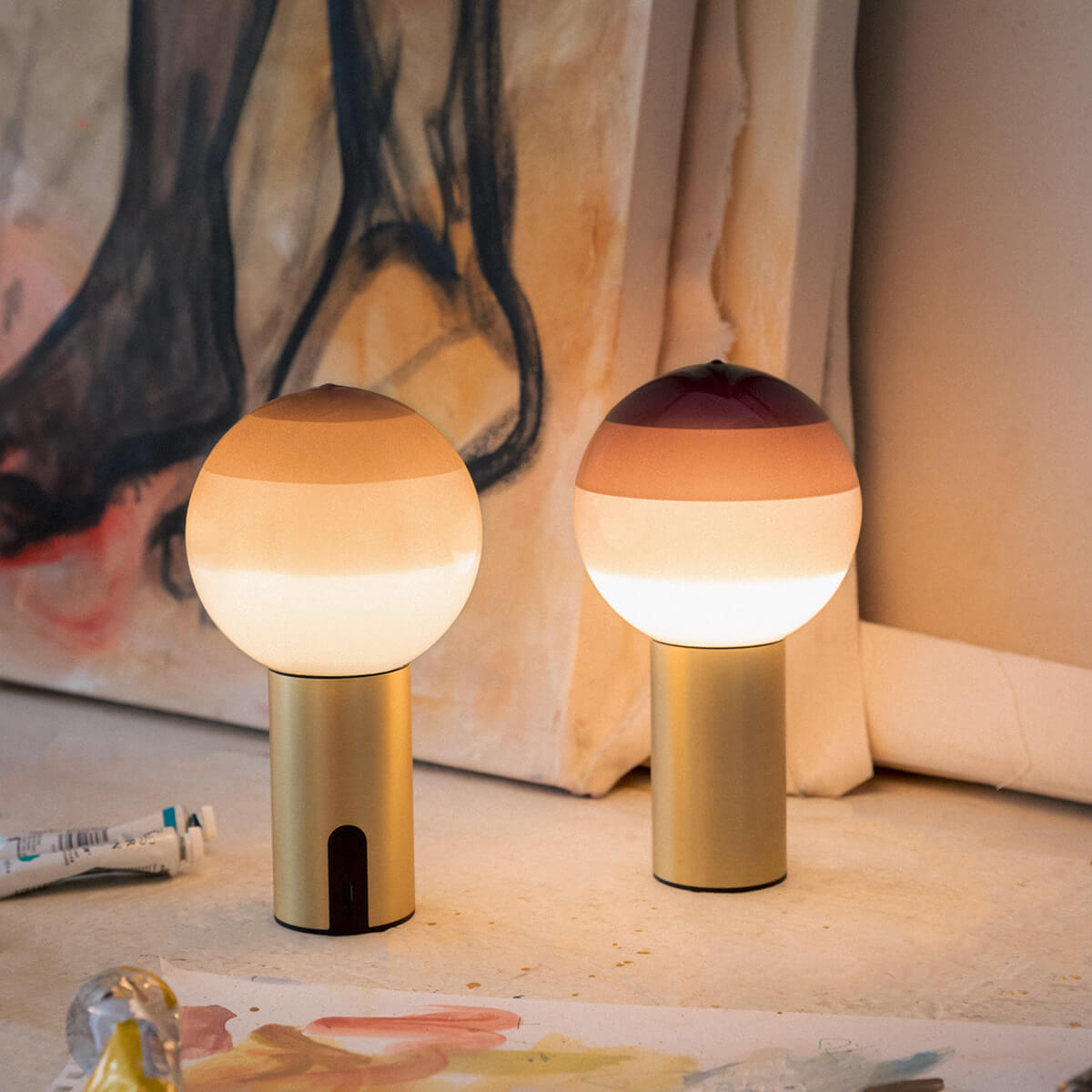 Marset Dipping Light Portable LED Akkuleuchte, Schirm: creme und schokolade