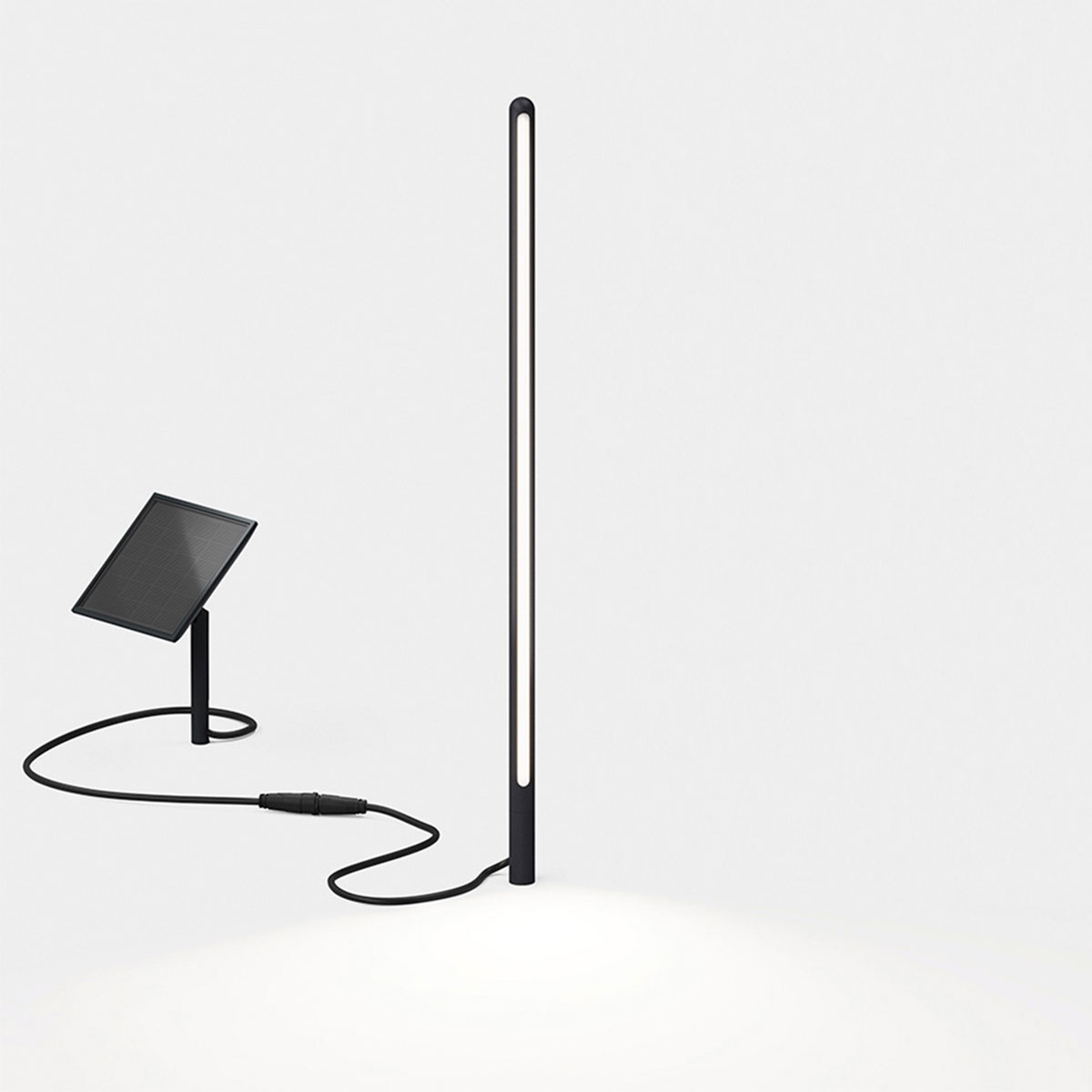 IP44.DE Kal solar LED Solarleuchte mit Erdspieß, M, deep black (schwarz)