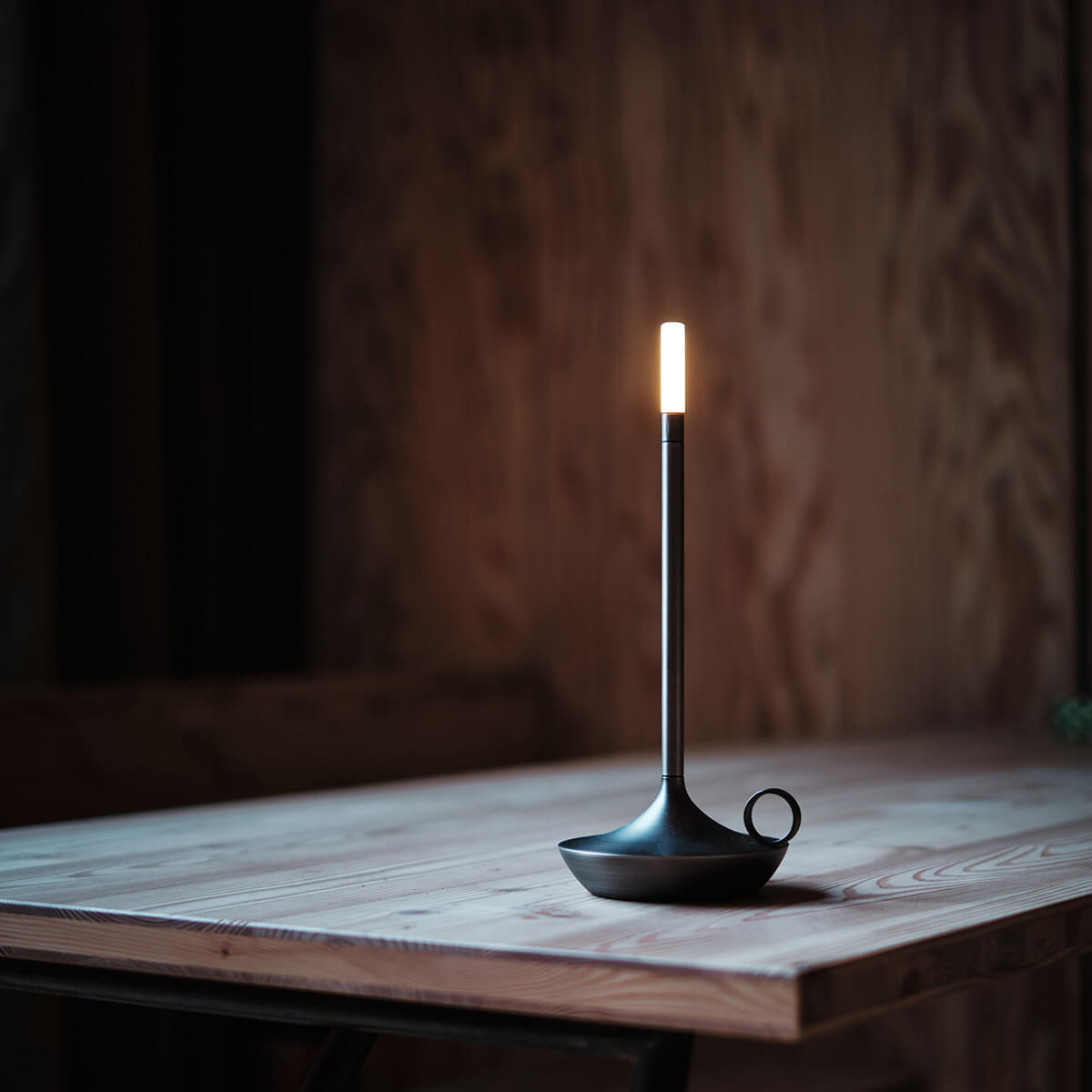 Graypants Wick LED Akkuleuchte, graphit
