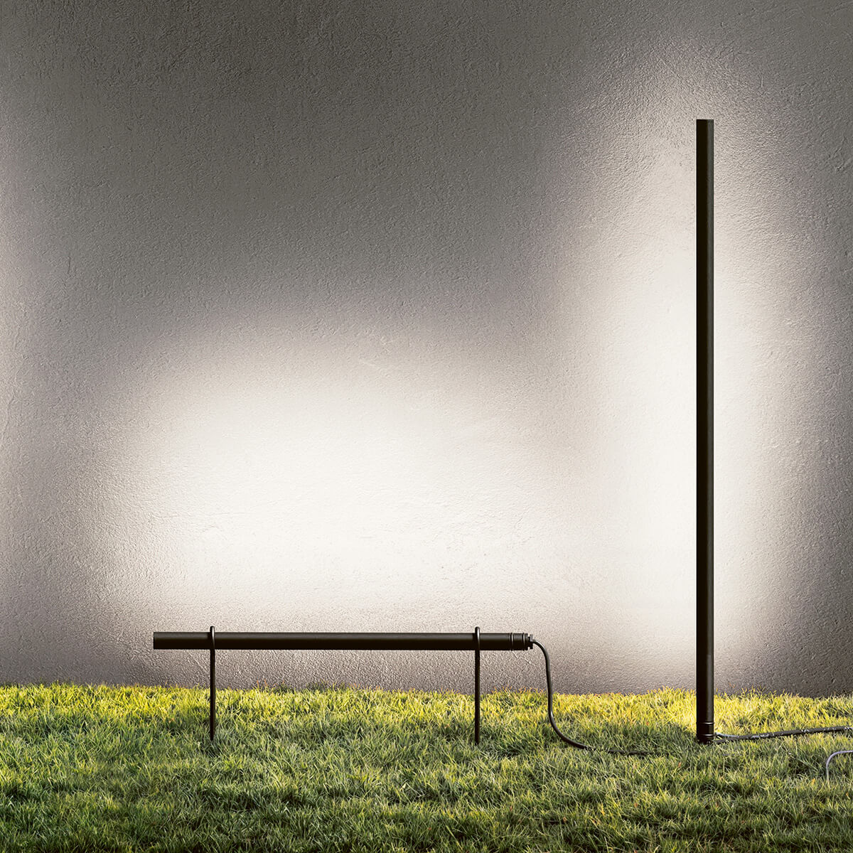 Klewe Stem Maxi LED Solarleuchte und Stem Mini LED Solarleuchte für Elektron Ladestation, anthrazit