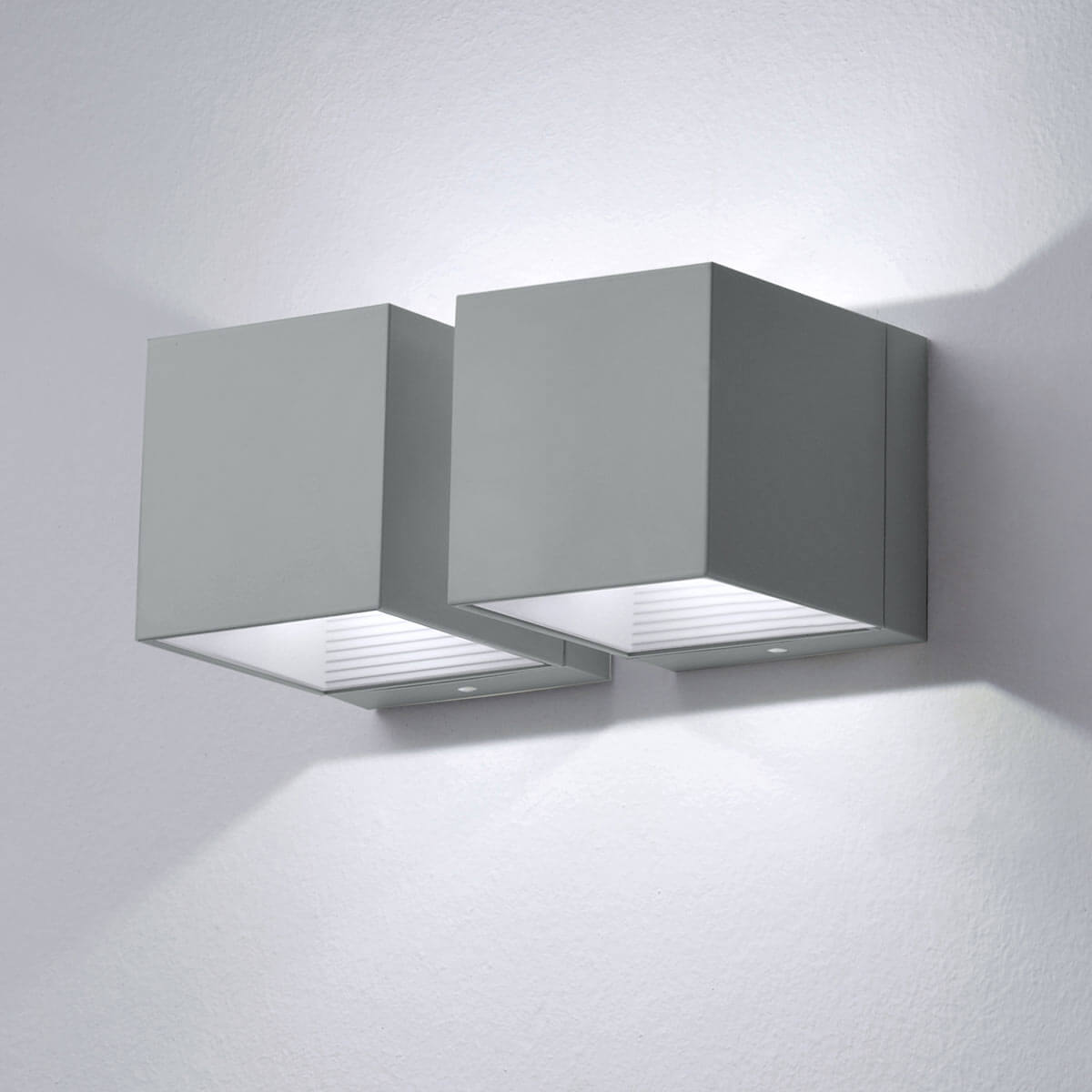 Milan Dau LED Up & Down Wandleuchte, 4-flg., Aluminium gebürstet
