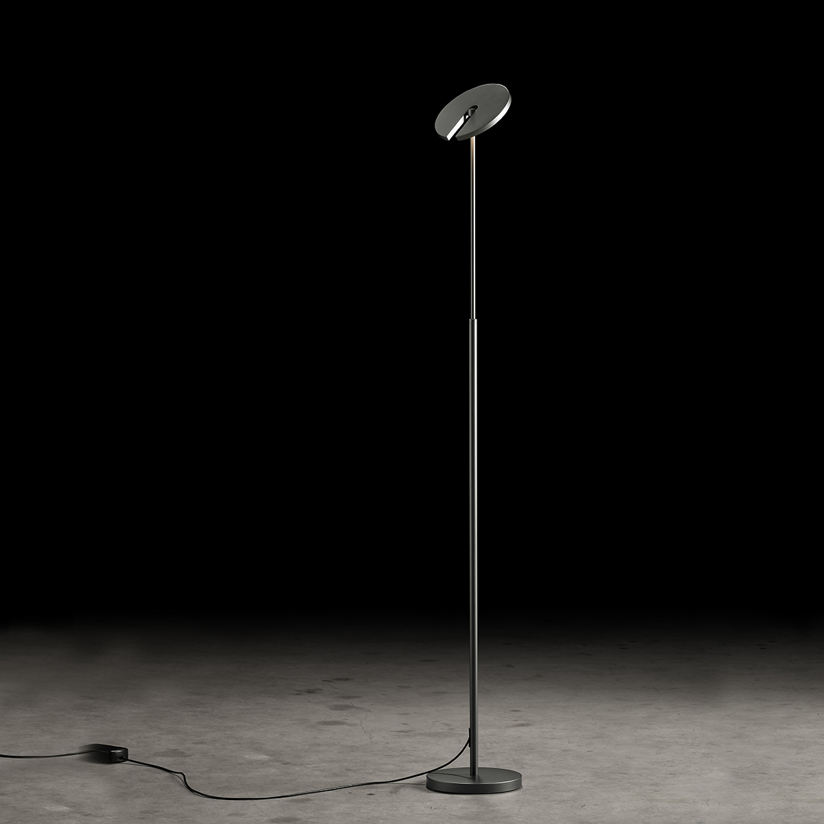 Holtkötter Supernova S LED Stehleuchte, Platin