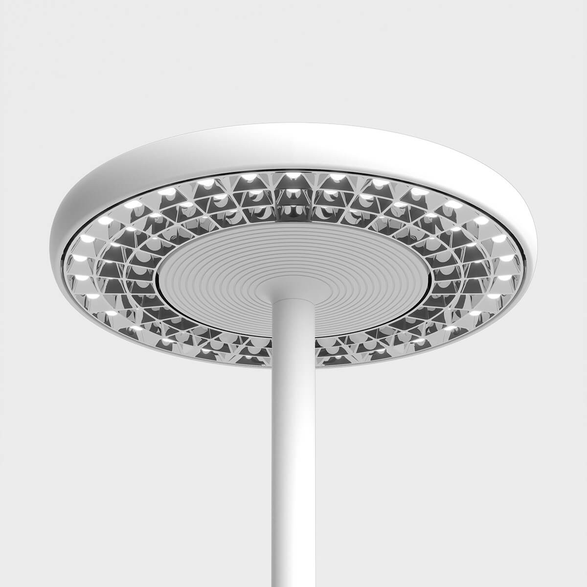 Structure: matt white, louvre: glossy chrome