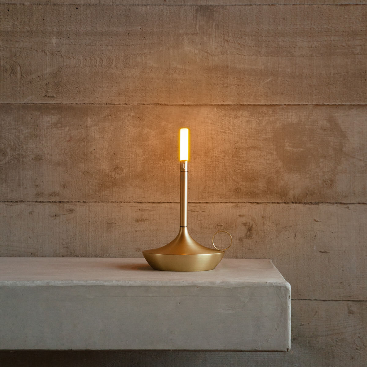 Graypants Wick S LED Akkuleuchte, Messing