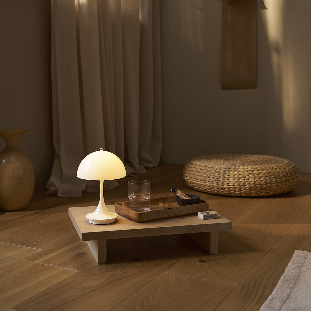 Louis Poulsen Panthella 160 Portable V3 LED Akkuleuchte, opal beige – Design by Verner Panton