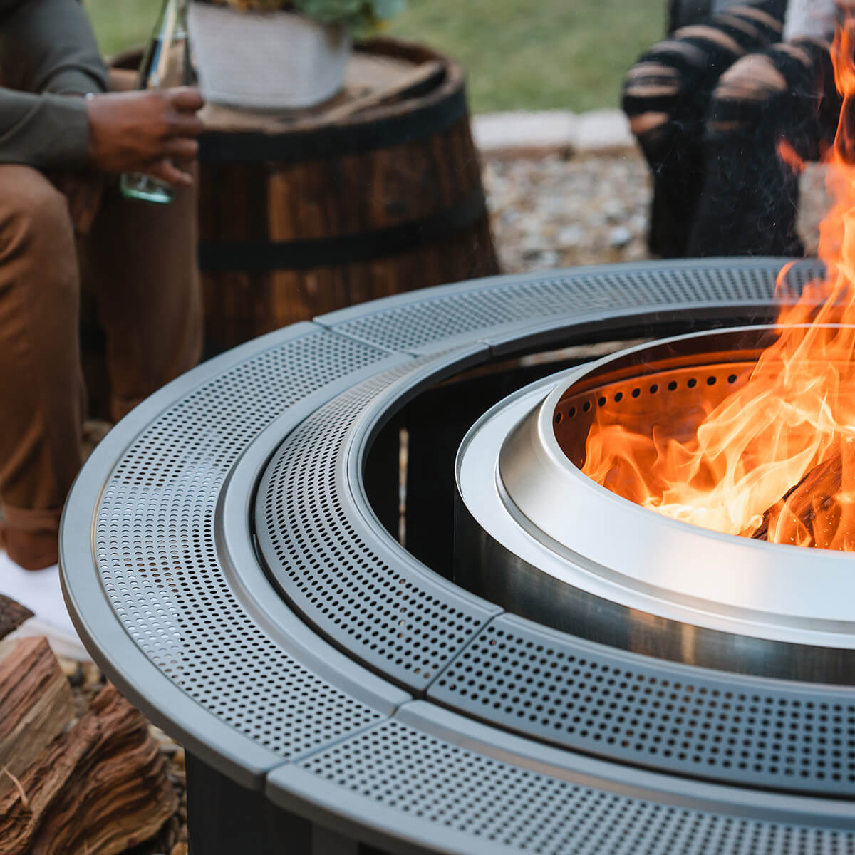 Solo Stove Surround Large Feuerschalentisch, Stahl pulverbeschichtet (Feuerschale nicht inbegriffen)