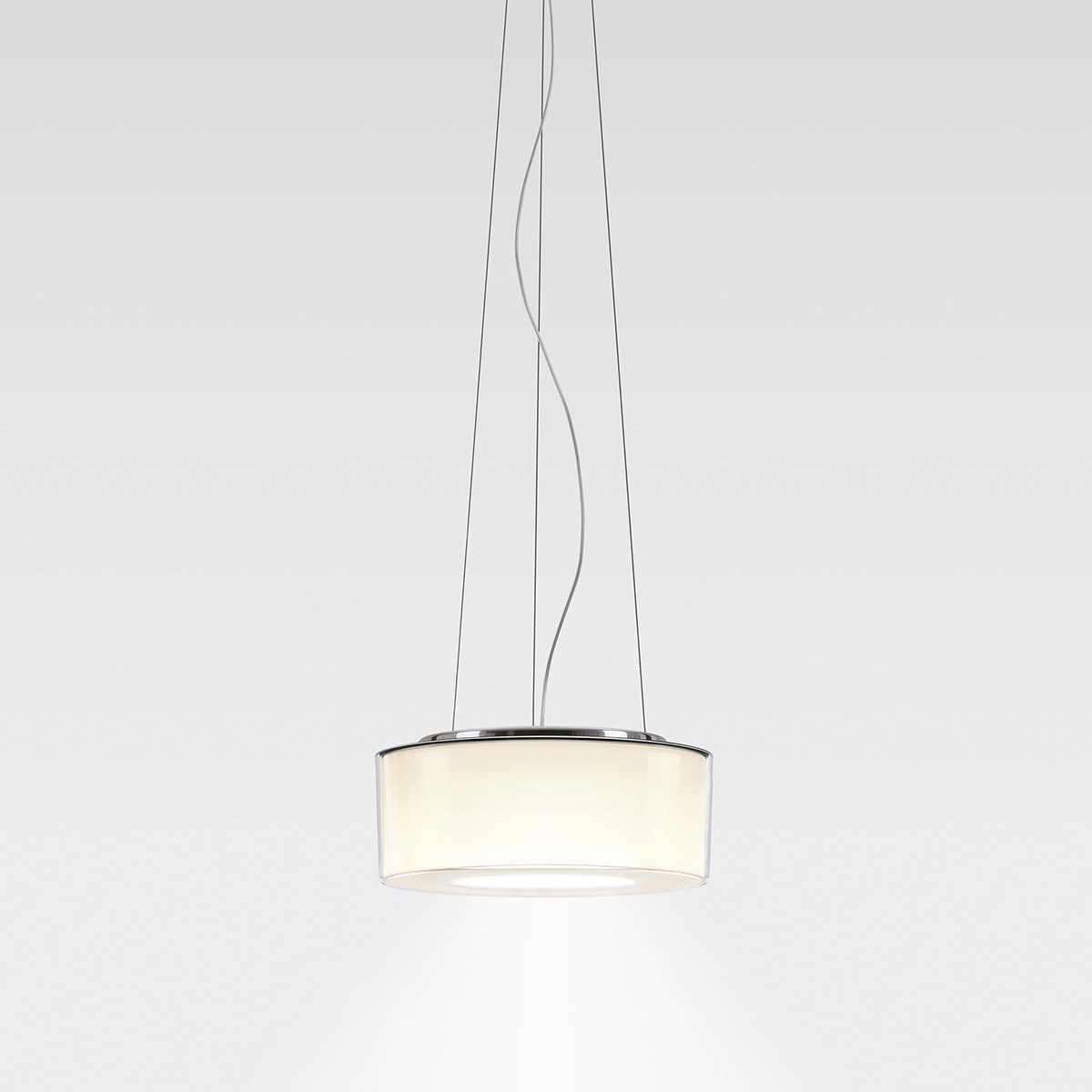 Serien.lighting Curling Suspension Rope S LED Pendelleuchte, 3000 K, Acryl klar, Reflektor: zylindrisch opal (©serien.lighting)