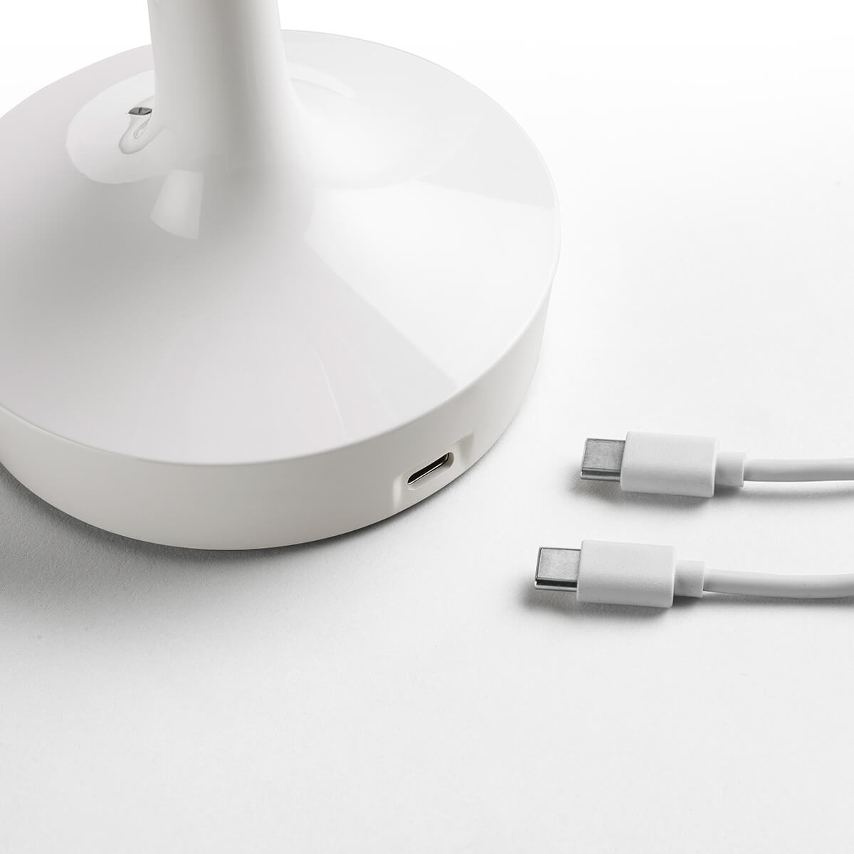 Flos Bon Jour Unplugged LED Akkuleuchte, Almond white (weiß)