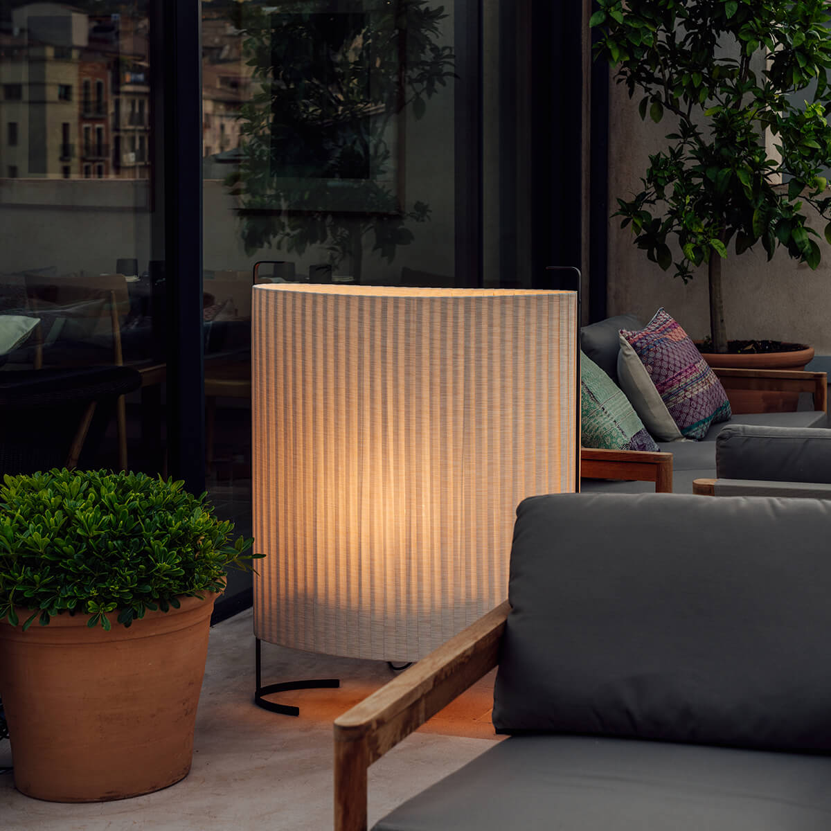 Milan Amid Tisch- / Steh- / Bodenleuchte, Höhe: 106 cm, beige / schwarz matt