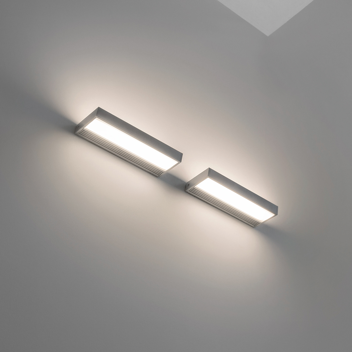 Serien.lighting SML² 220 Wall LED, Alu silber, Gläser: satinée