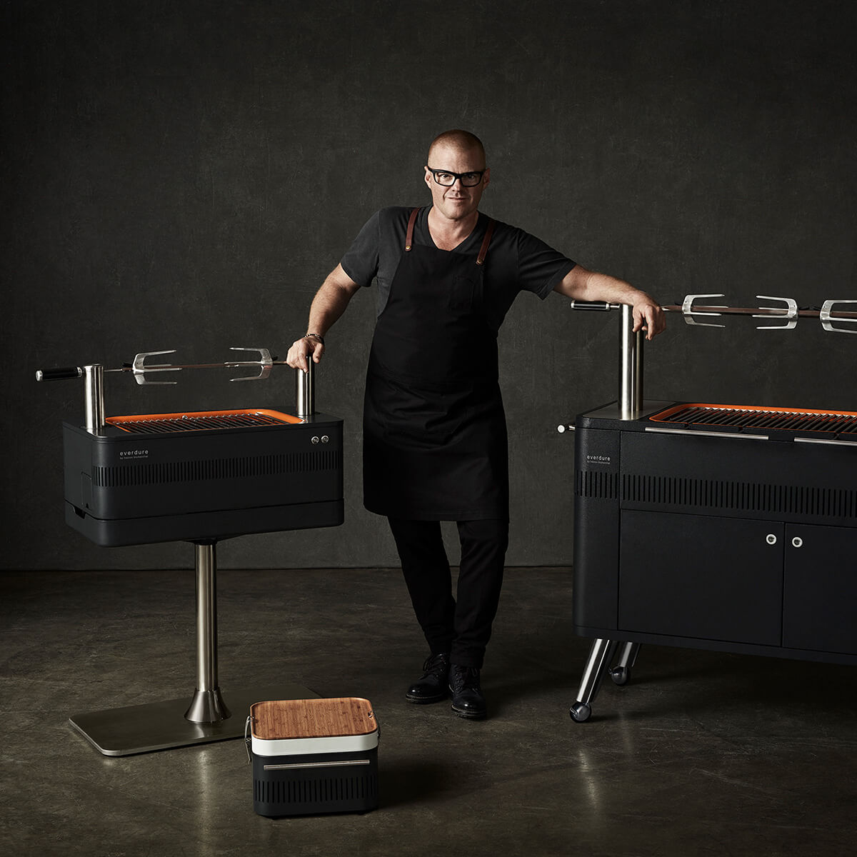 Everdure by heston blumenthal Grillschürze, schwarz, mit Starkoch Heston Blumenthal