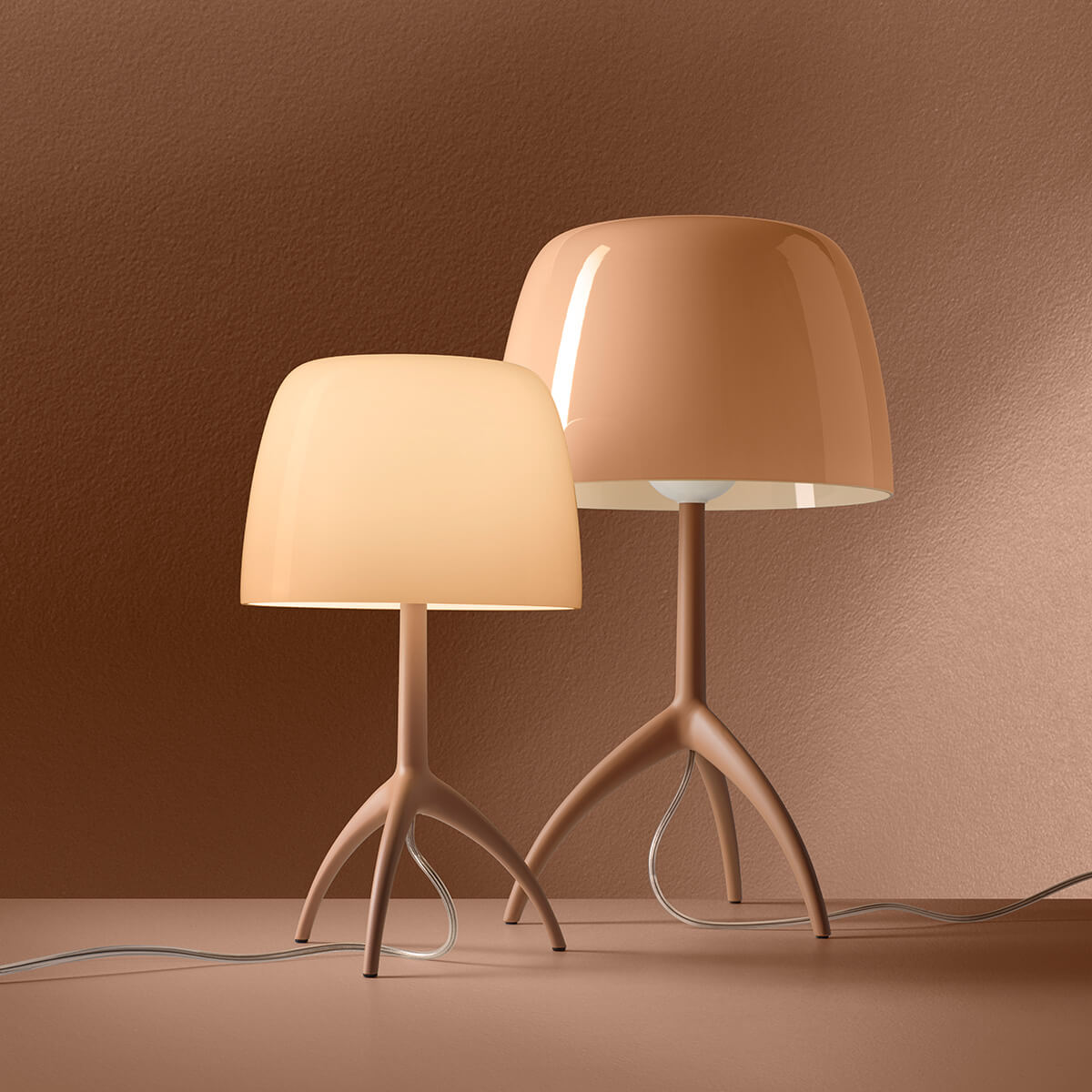 Foscarini Lumiere Nuances Grande Tavolo und Lumiere Nuances Piccola Tavolo, Cipria (rosa) (ein- bzw. ausgeschaltet)