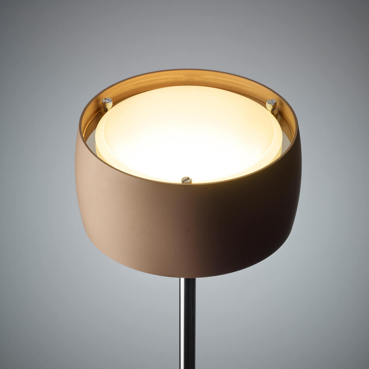 059-oligo-grace-led-stehleuchte-g44-931-11-41-brazilian-brown-detail-1200x1200 Oligo Grace LED Stehleuchte, Tunable White, Chrom / Brazilian brown