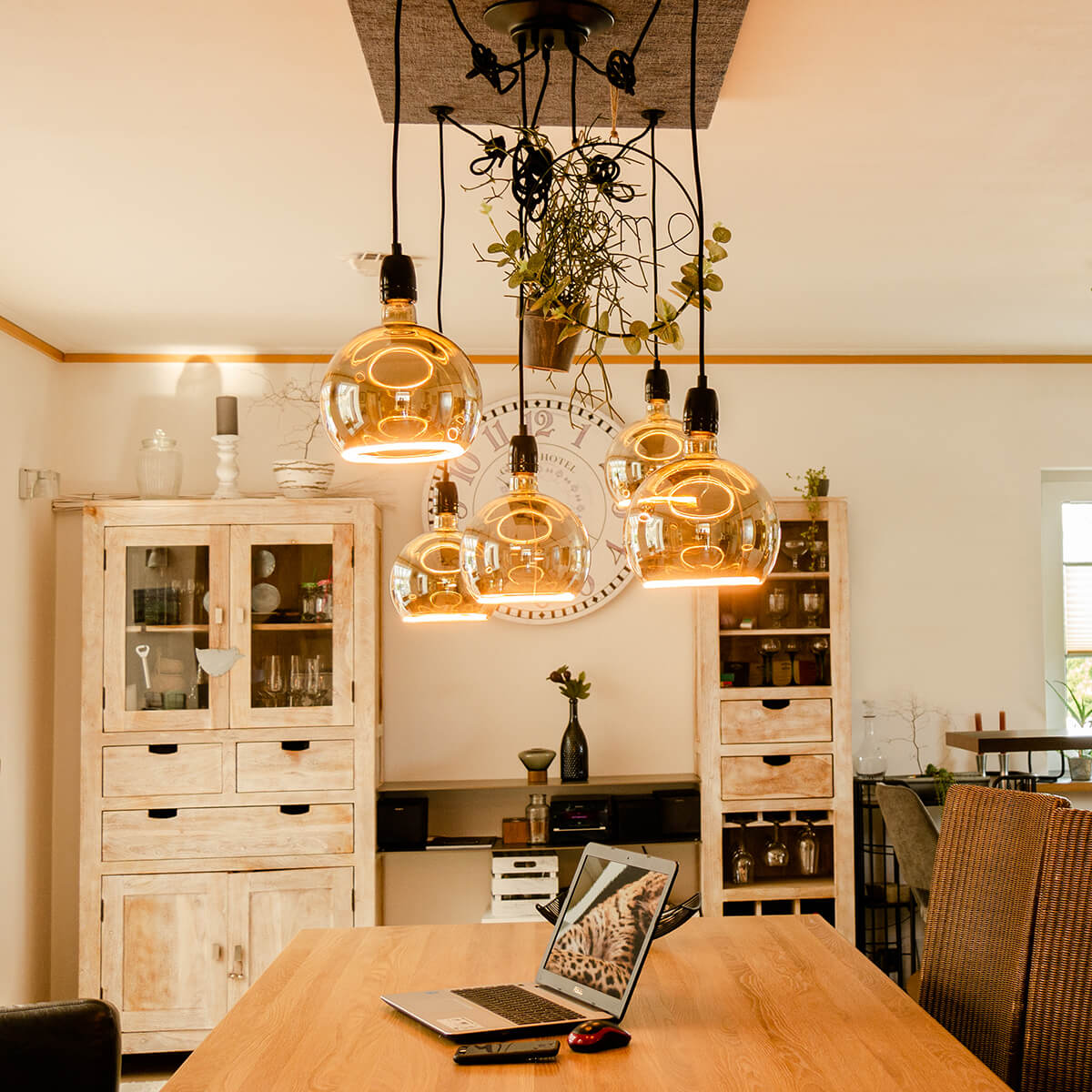 Segula LED Floating Globe 200 smokey grau E27, 6 W, 1900 K, dimmbar, Ø: 20 cm