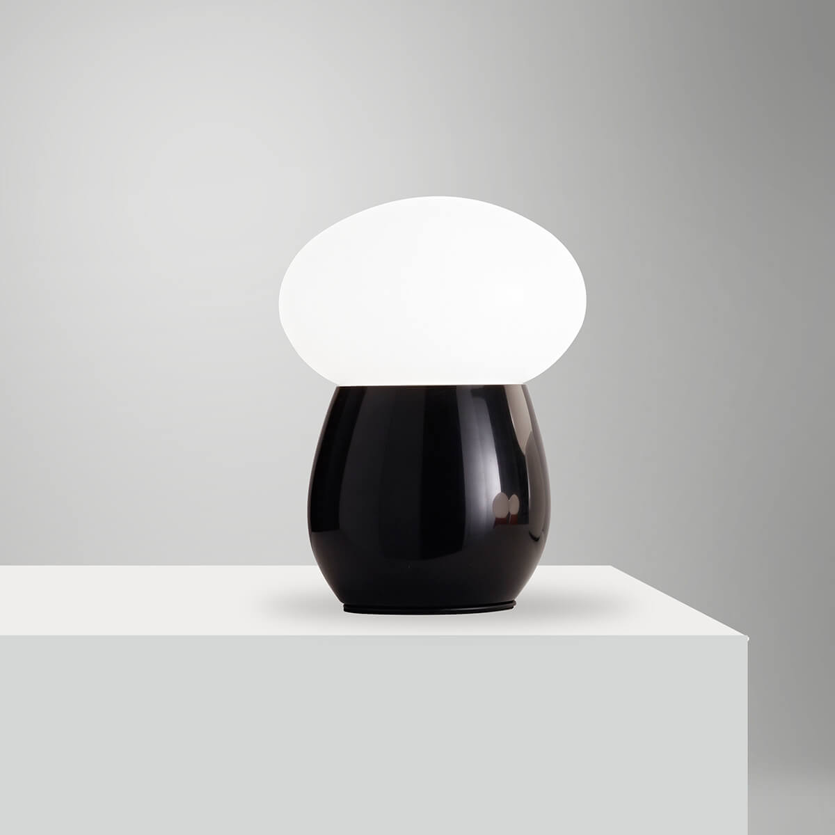 Fabas Luce Freddy Tischleuchte, schwarz