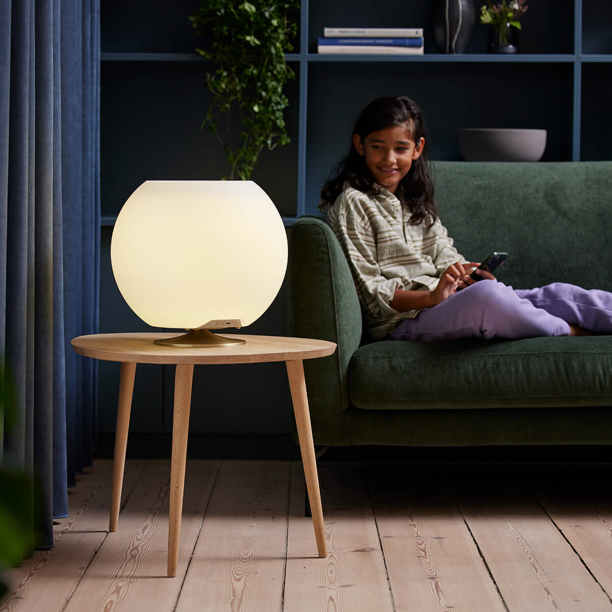 Kooduu Sphere LED Akkuleuchte, Bluetooth Lautsprecher & Weinkühler, Messing