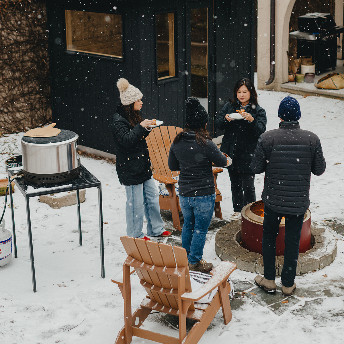 Solo Stove Yukon 2.0 Feuerschale mit Standfuß, Mulberry (rot)