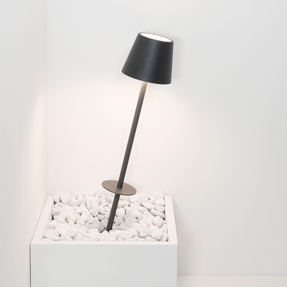 Zafferanon AiLati Poldina Picchetto Pro LED Akku-Spießleuchte, dunkelgrau