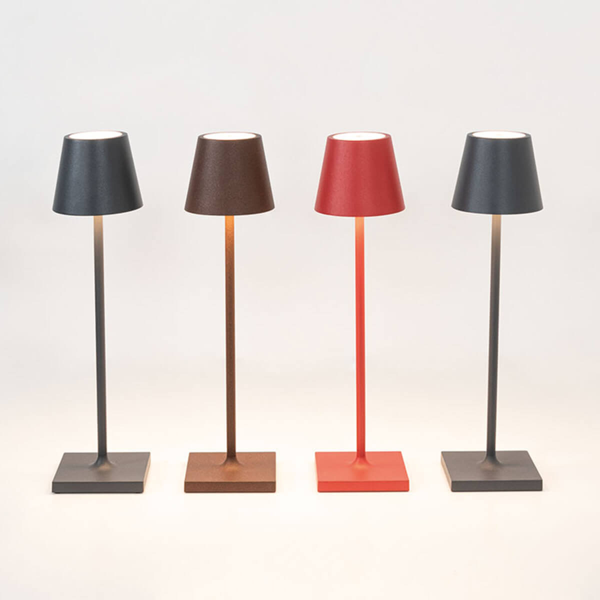 Zafferano AiLati Poldina micro Pro LED Akkuleuchte, schwarz, Corten, rot und dunkelgrau