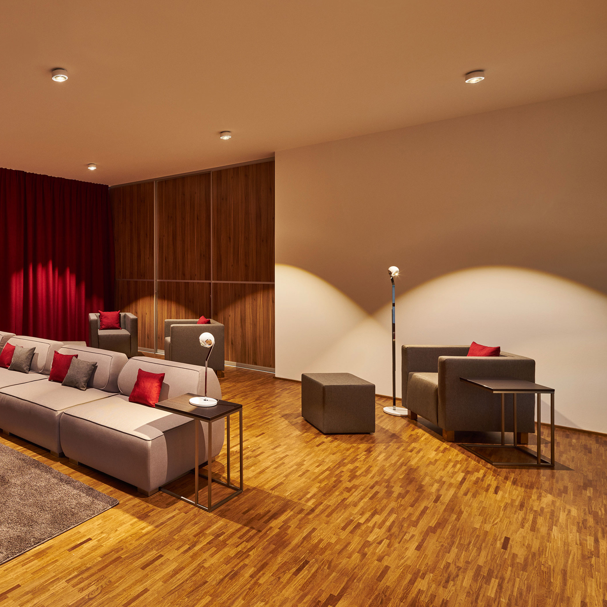 Occhio io 3d lettura C Stehleuchte, weiß glänzend, pads und body Chrom