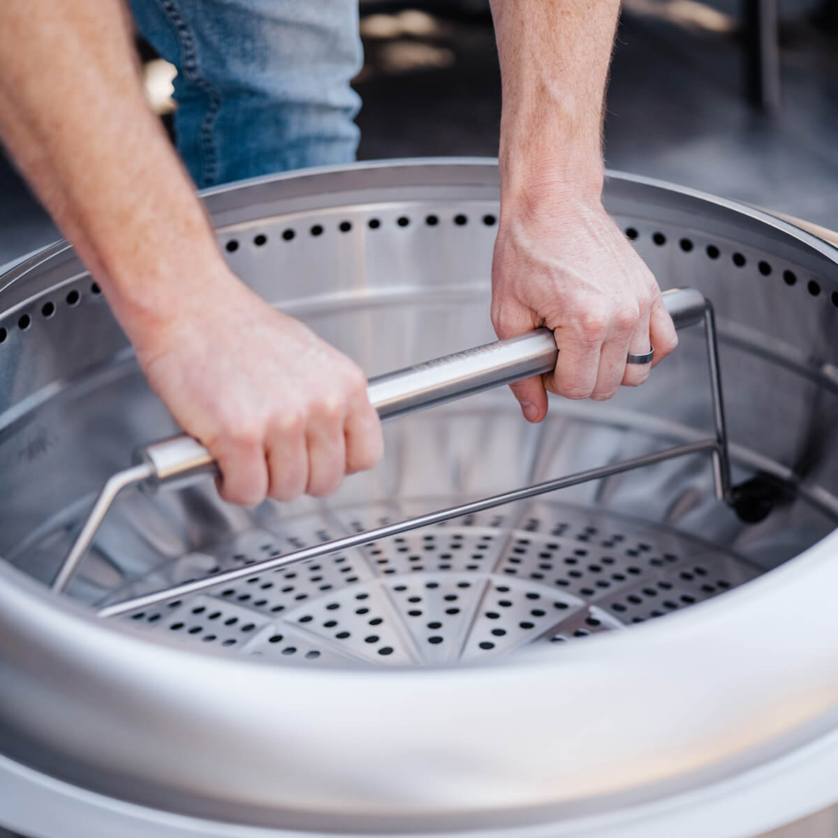 Solo Stove Yukon Tragegriff, Edelstahl, mit der Yukon 2.0 Feuerschale (separat erhältlich)