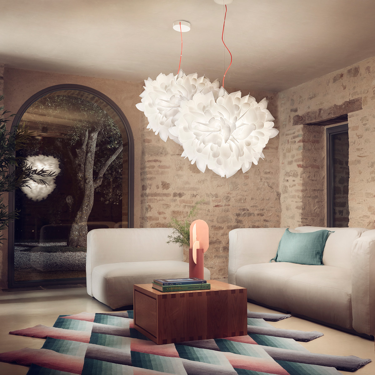 Slamp Veli Foliage Suspension, Textilkabel: rot, weiß gemustert, und Veli Foliage Suspension Large, Textilkabel: rot, weiß gemustert