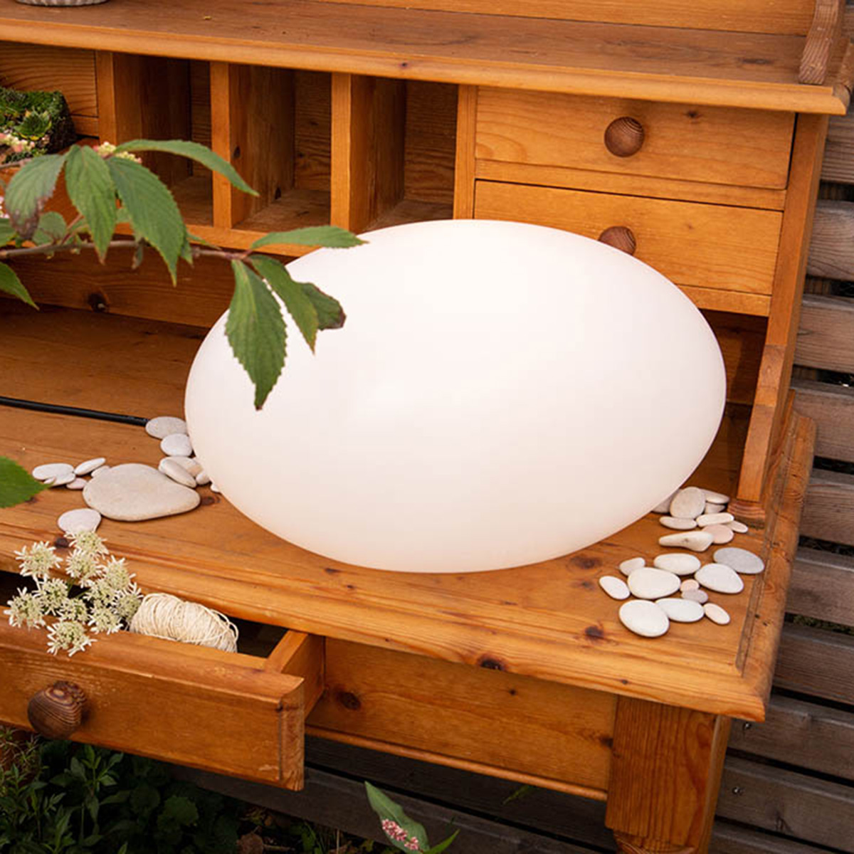 8 seasons design Shining Eye LED Solar- / Dekoleuchte, weiß