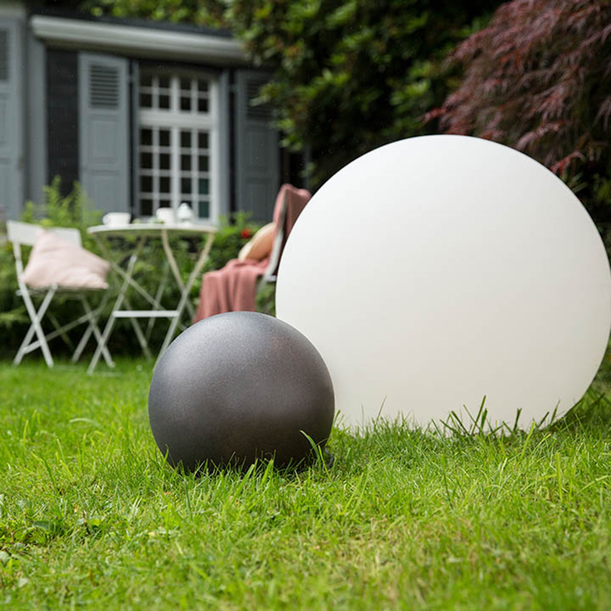 8 seasons design Shining Globe Ø 60 cm LED Solardekoleuchte