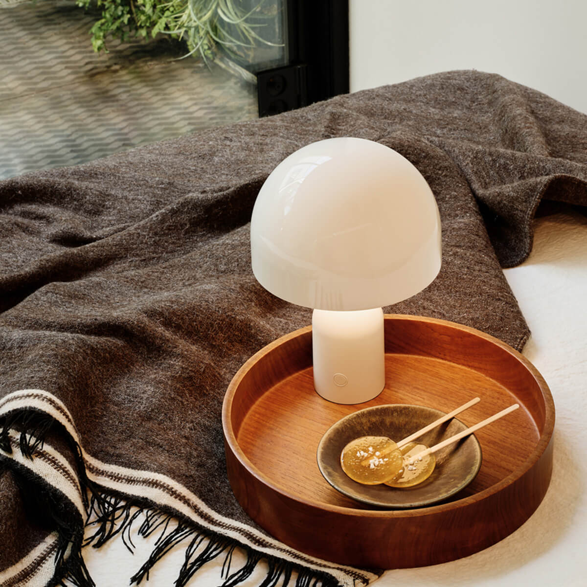 Tom Dixon Bell Portable LED Akkuleuchte, weiß glänzend