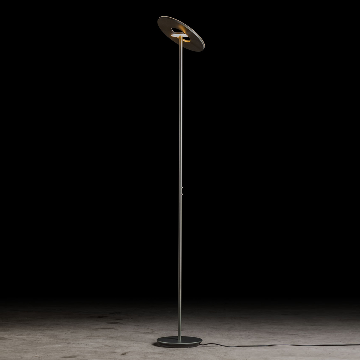Holtkötter Nova LED Deckenfluter, Platin