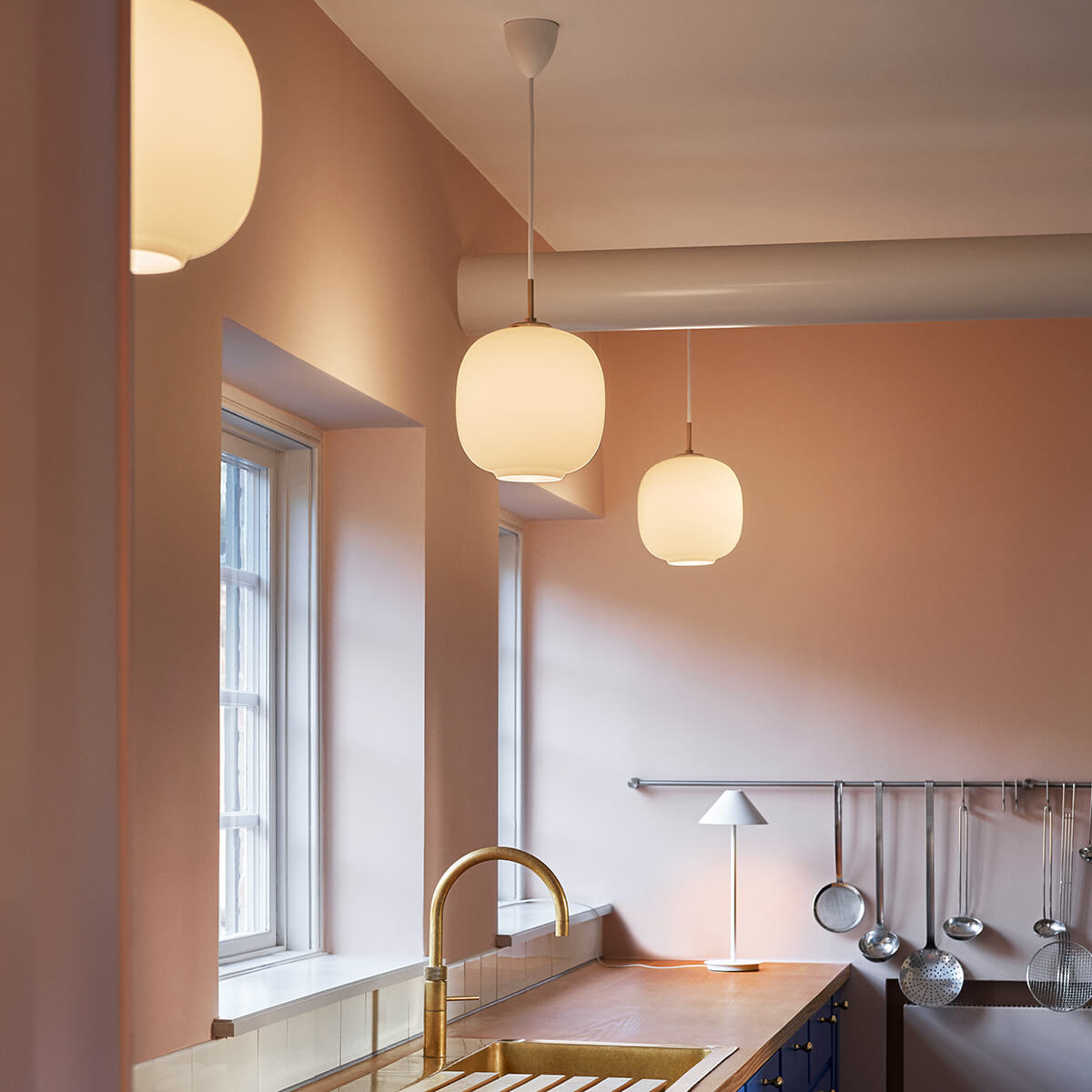 Louis Poulsen VL45 Radiohus Pendelleuchte, Ø: 25 cm, Opalglas weiß