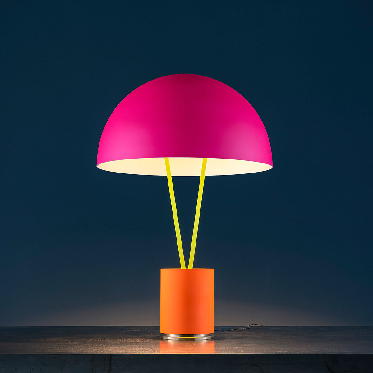 Catellani & Smith Ale Big LED Tischleuchte, neonfarben (Foto: Nava-Rapacchietta)