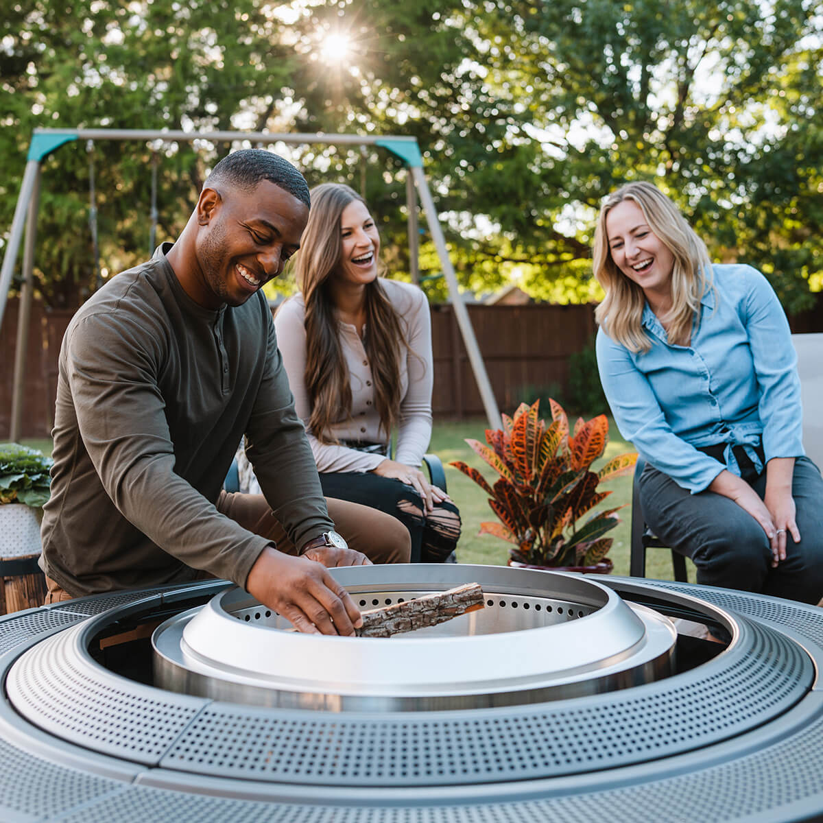 Solo Stove Surround Large Feuerschalentisch, Stahl pulverbeschichtet (Feuerschale nicht inbegriffen)