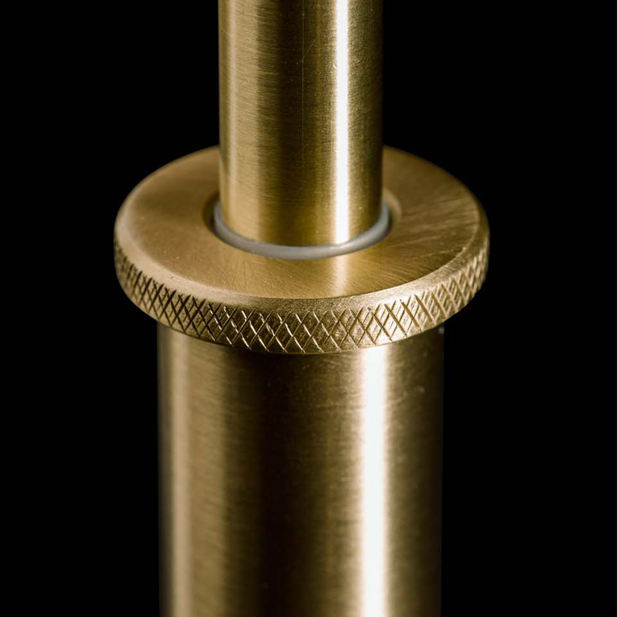 Holtkötter 2527 Leseleuchte, Messing matt, Detail