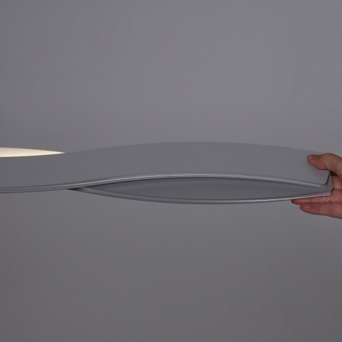 Bopp Plus Swing LED Pendelleuchte, Aluminium eloxiert, Lichtsteuerung durch Kippen des Pendels (Vertical Control)