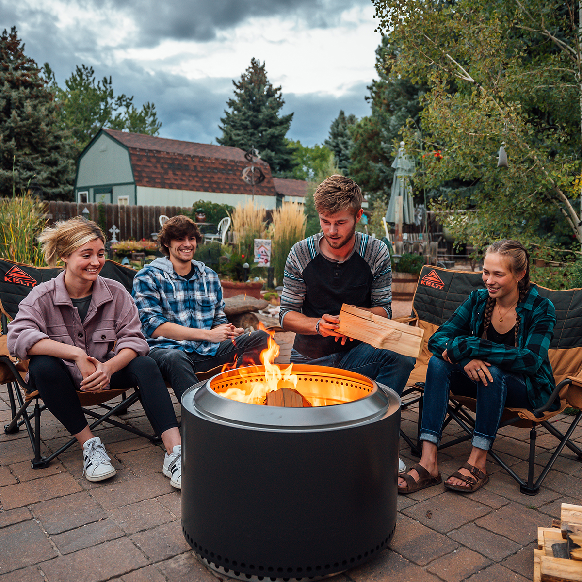 Yukon 27'' Feuerschale mit Standfuß, für 6-8 Personen