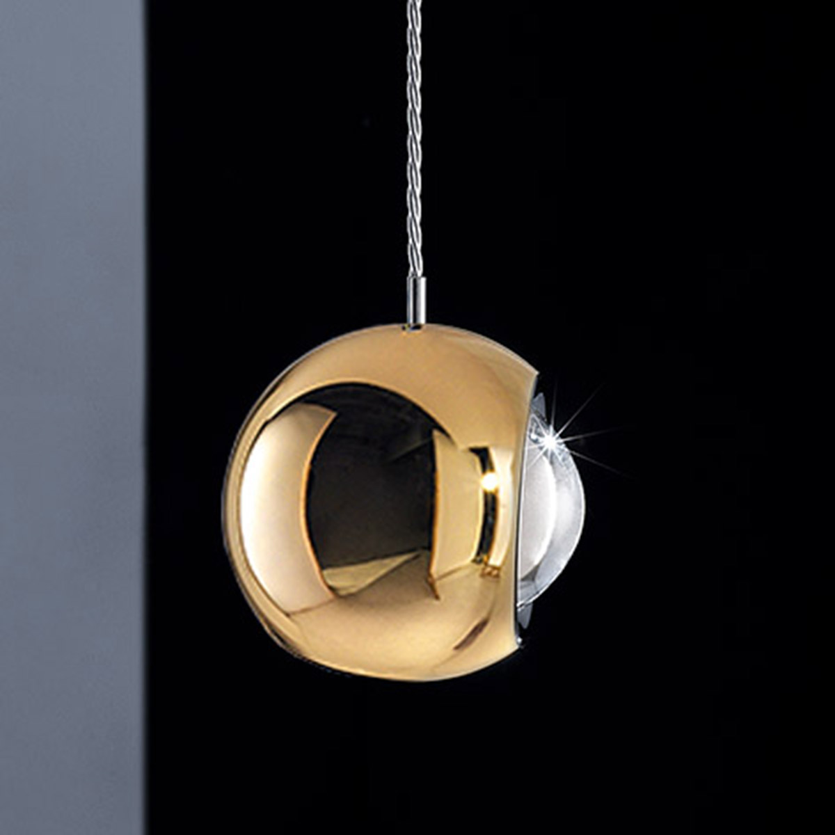 Lodes Spider Pendelleuchte, Gold, Abbildung zeigt ein Pendel